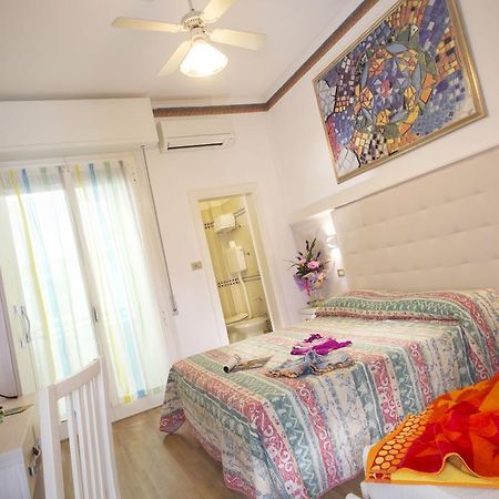 Hotel Titanus Bellaria-Igea Marina Zewnętrze zdjęcie