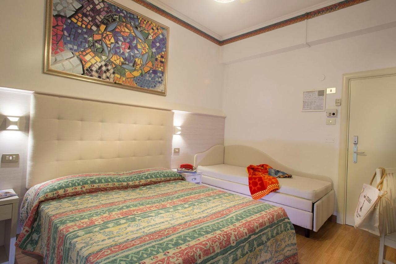 Hotel Titanus Bellaria-Igea Marina Zewnętrze zdjęcie