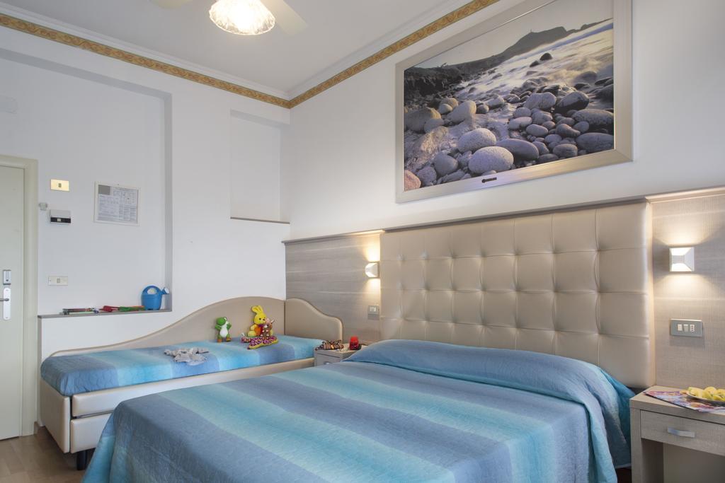 Hotel Titanus Bellaria-Igea Marina Zewnętrze zdjęcie