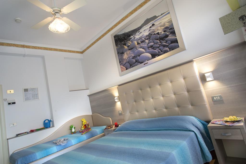 Hotel Titanus Bellaria-Igea Marina Zewnętrze zdjęcie