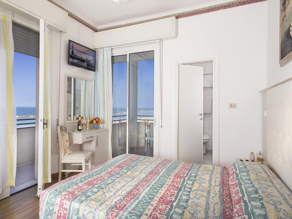 Hotel Titanus Bellaria-Igea Marina Zewnętrze zdjęcie