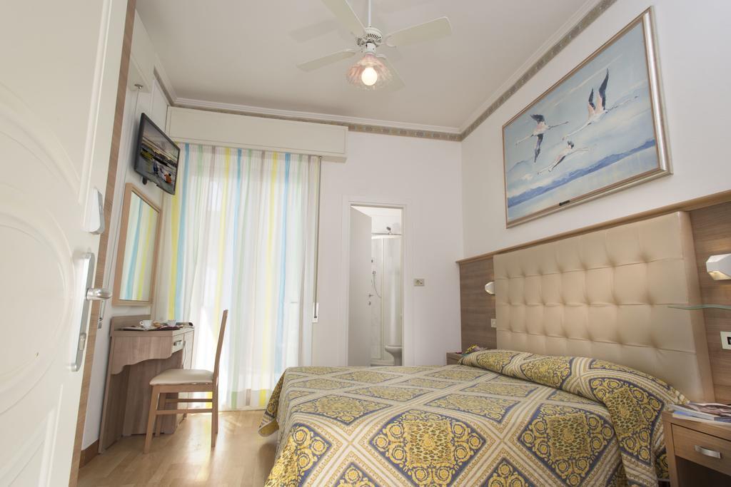 Hotel Titanus Bellaria-Igea Marina Zewnętrze zdjęcie